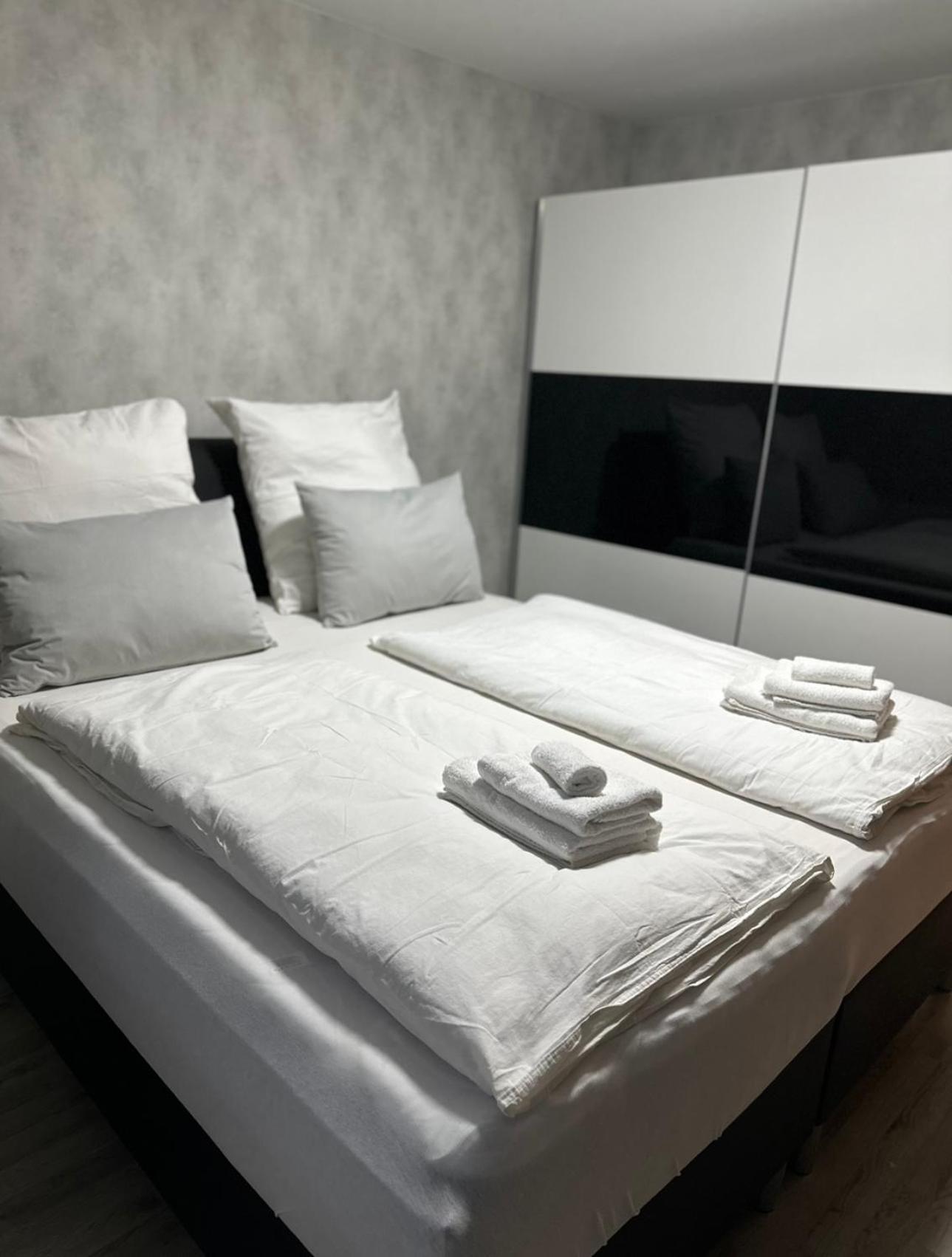 Fewo Am Deich 1 Zentral Mit Stadtblick Und Kontaktloser Check In Bremerhaven Exterior foto