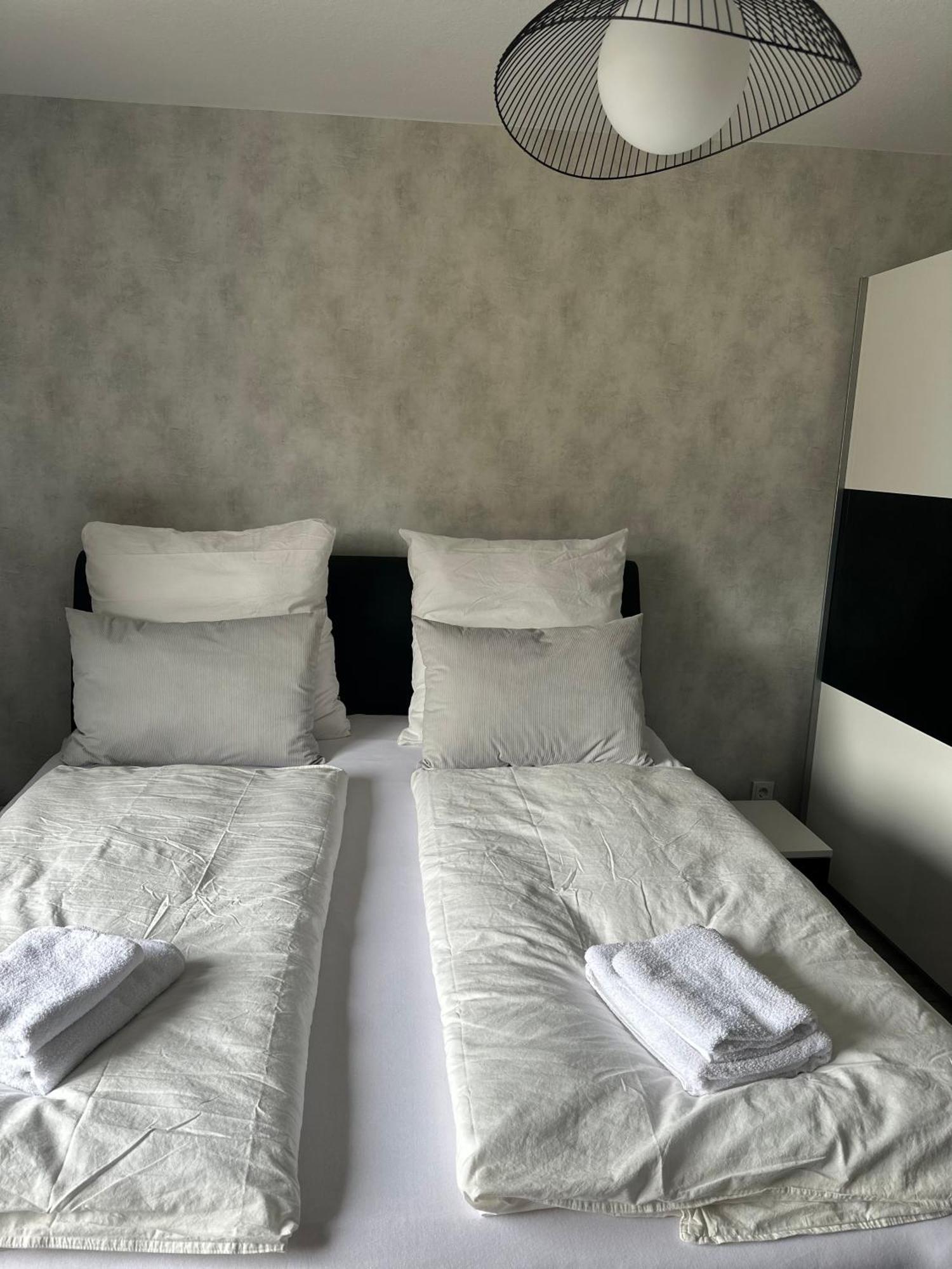 Fewo Am Deich 1 Zentral Mit Stadtblick Und Kontaktloser Check In Bremerhaven Exterior foto